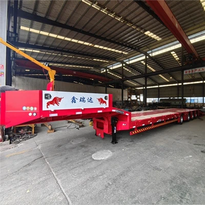 Ravna polpriklopna prikolica